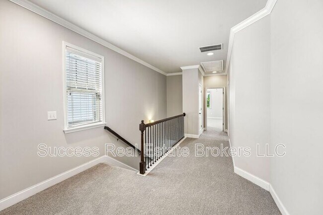 Building Photo - 1231 Ridenour Ln