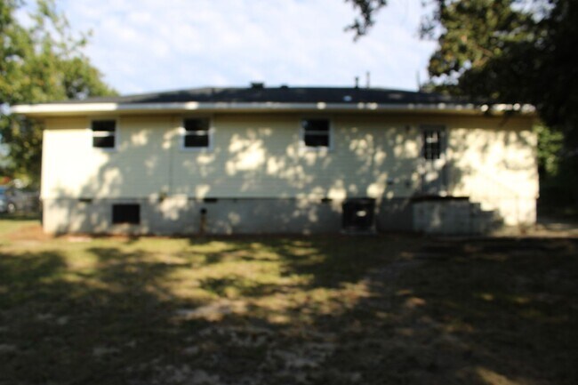 Building Photo - 3 Bedroom 2 Bath W/ Bonus Room In Augusta!