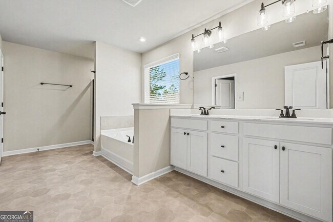 Building Photo - 377 Waterbluff Dr SW