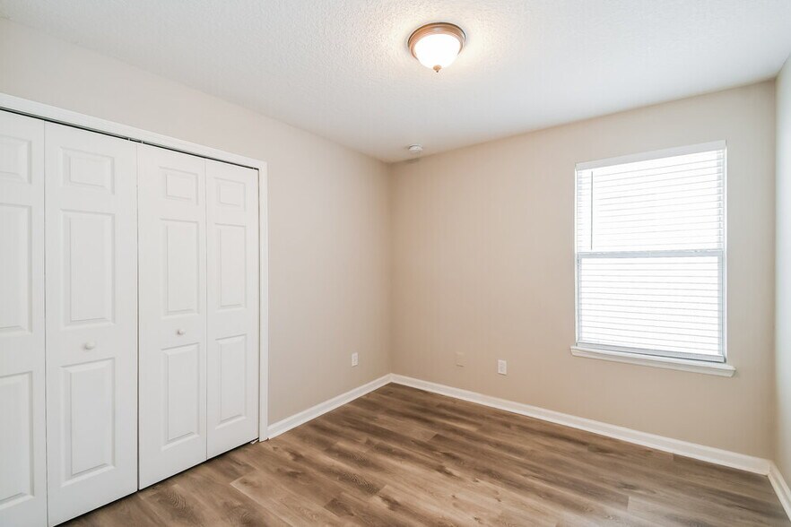 Building Photo - 607 Sunny Stroll Dr