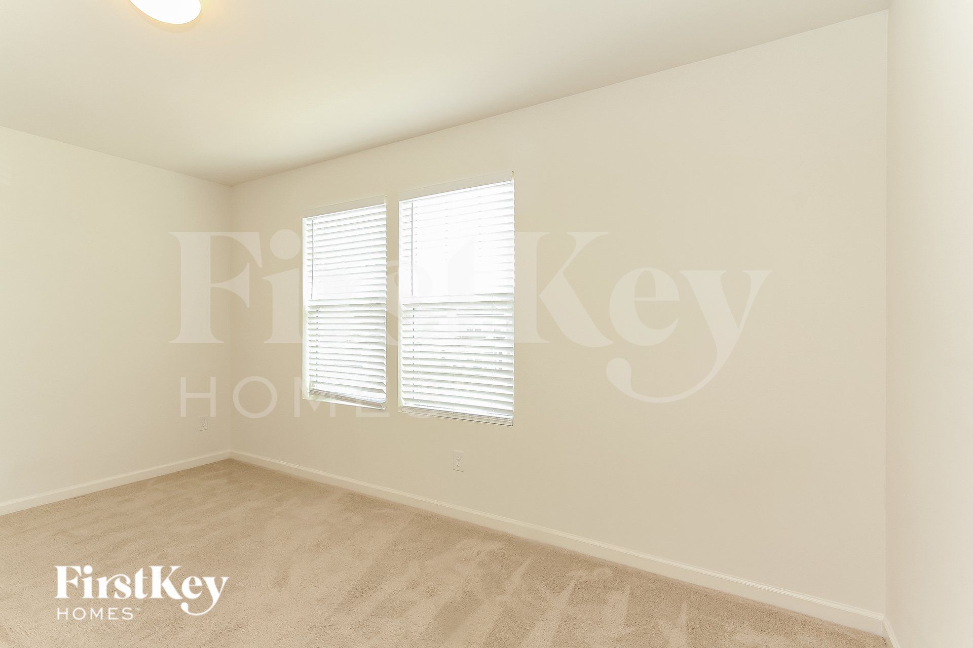 Building Photo - 147 Hidden Lakes Rd