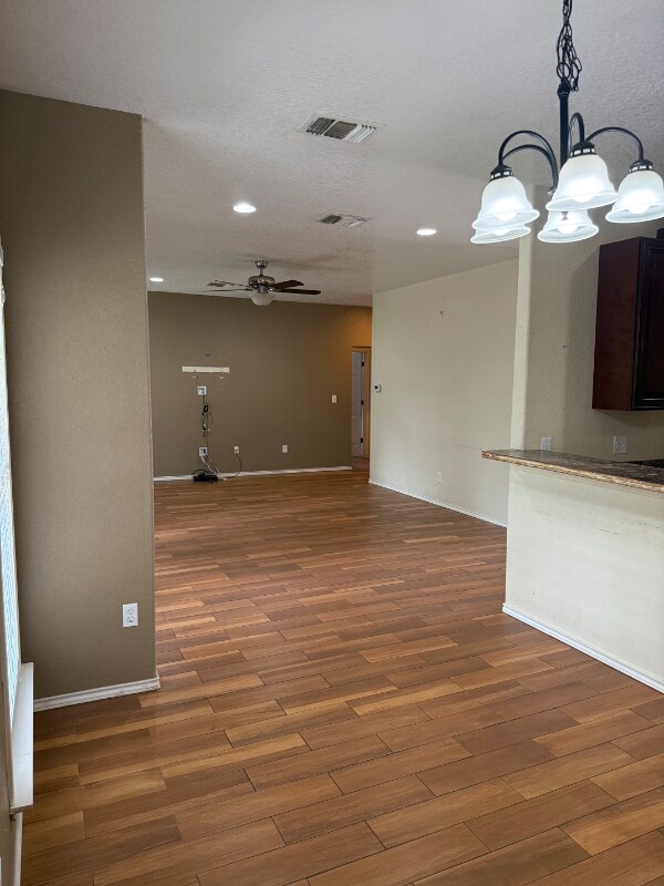 Building Photo - 6 Sunflower Cir