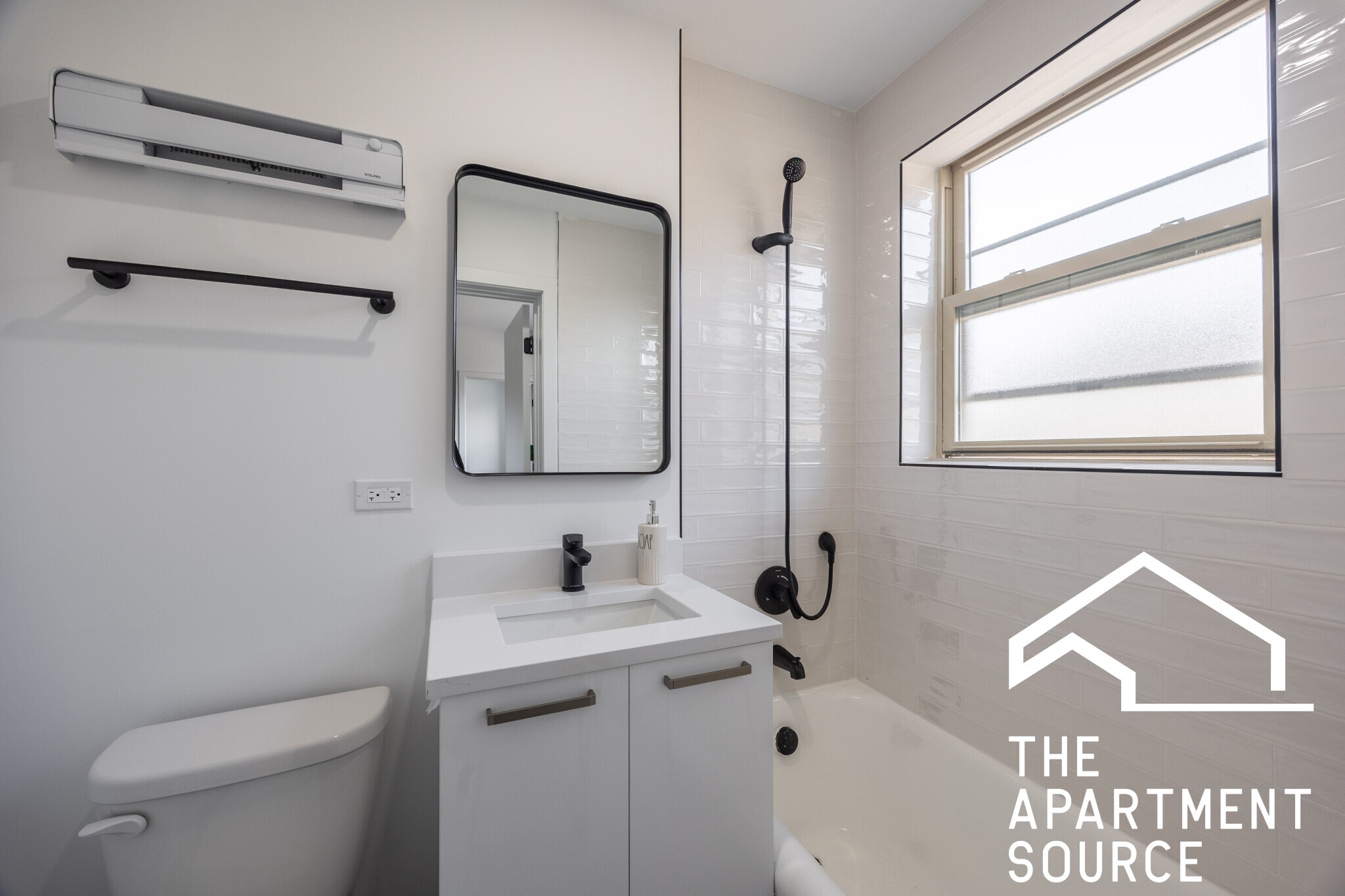 Building Photo - 5651 N Ashland Ave