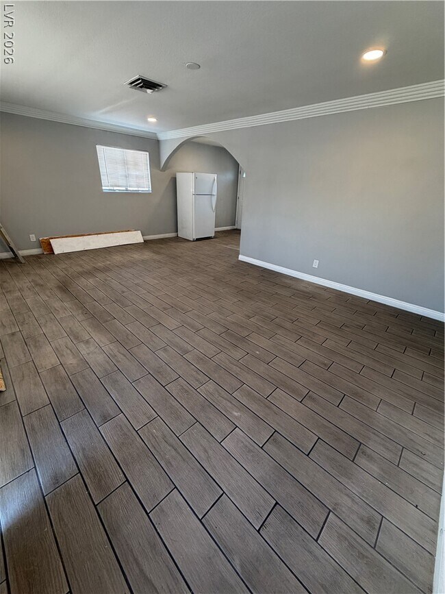 Building Photo - 2820 S Sandhill Rd