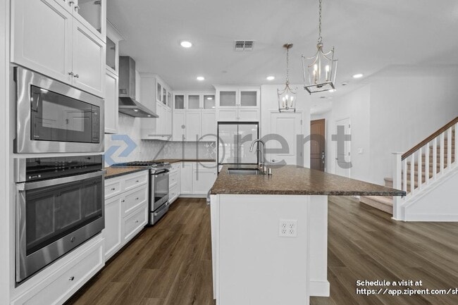 Building Photo - 15961 Mavericks Ln