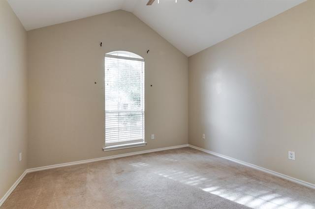 Building Photo - 7 Roaring Creek Ct