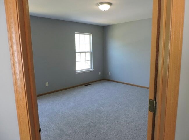 Building Photo - 357 Richmond Dr