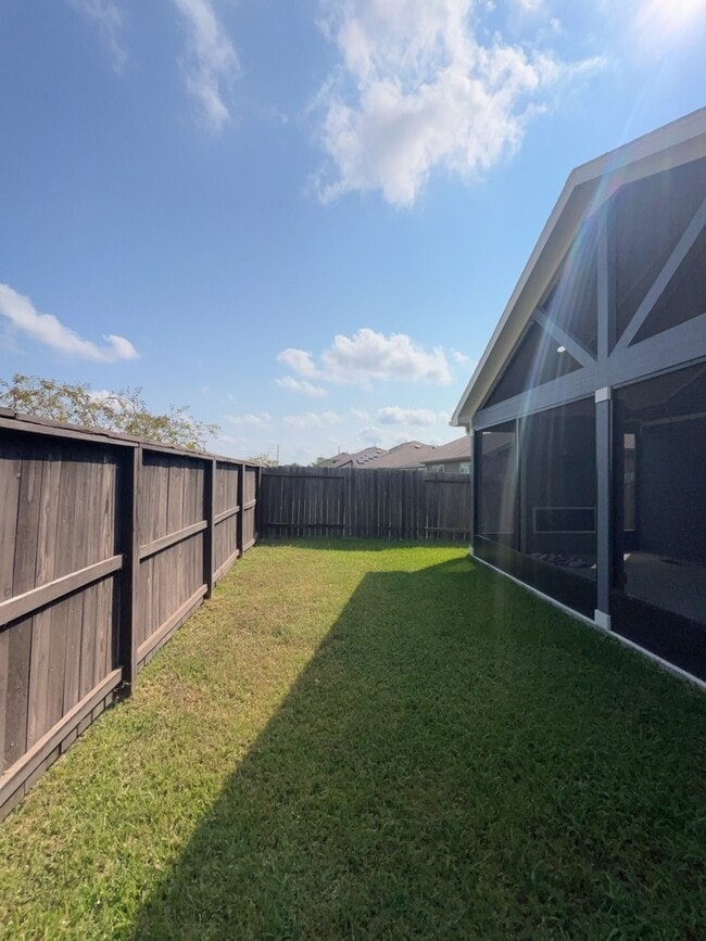 Building Photo - 24026 Hay Iron Dr
