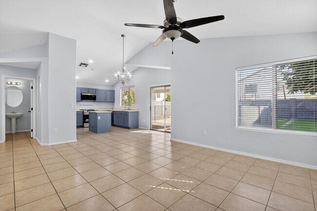 Building Photo - Gilbert Living with Private Pool