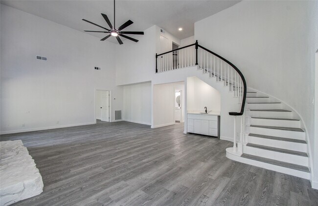 Building Photo - 619 River Plantation Dr