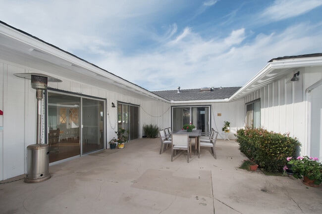 Building Photo - STUNNING & RARE 3BD/2.5BA LA JOLLA HOME WITH A POOL! $7,995/mo