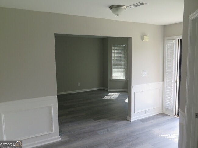 Building Photo - 2510 Wrangler Dr