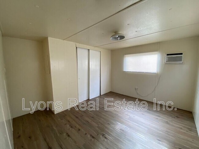 Building Photo - 2203 Cantor Ln