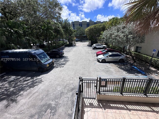 Building Photo - 8615 SW 68th Ct