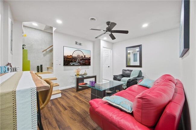 Building Photo - 3285 Mar Lanta Dr