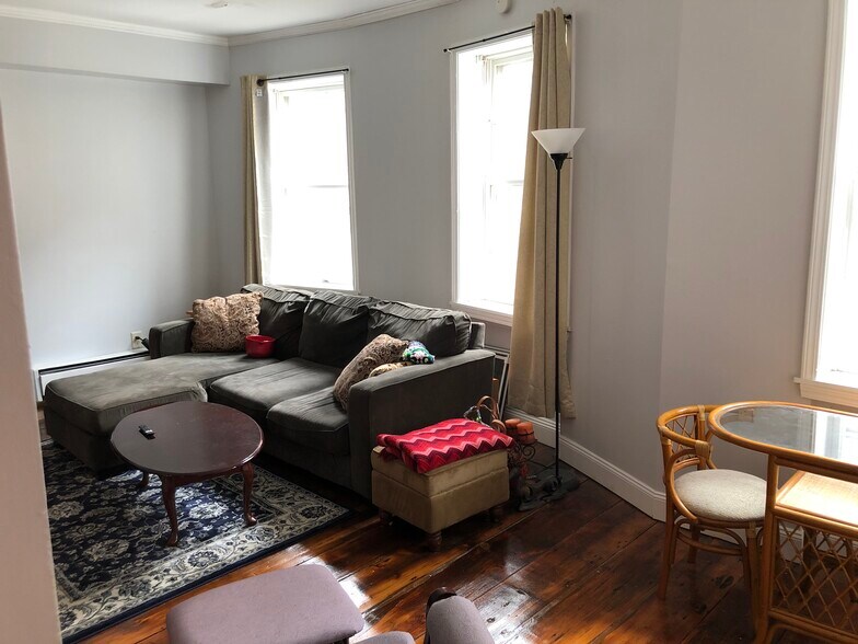 Building Photo - 83 Columbia St