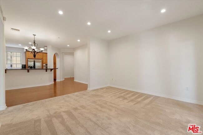 Building Photo - 7101 Playa Vista Dr