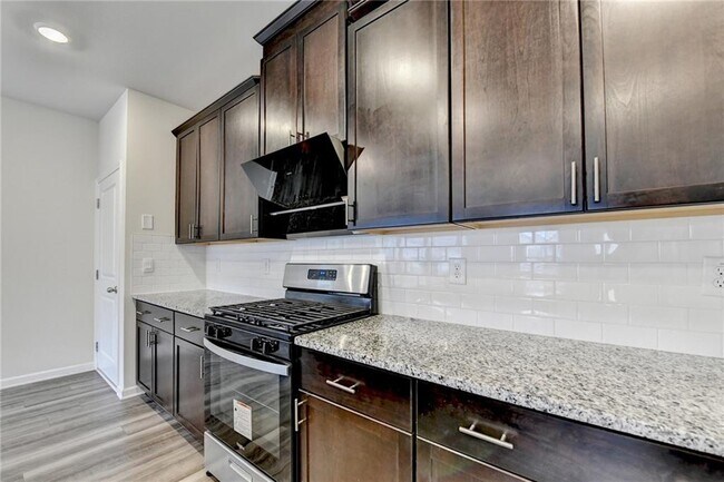 Building Photo - 2214 Whitworth St