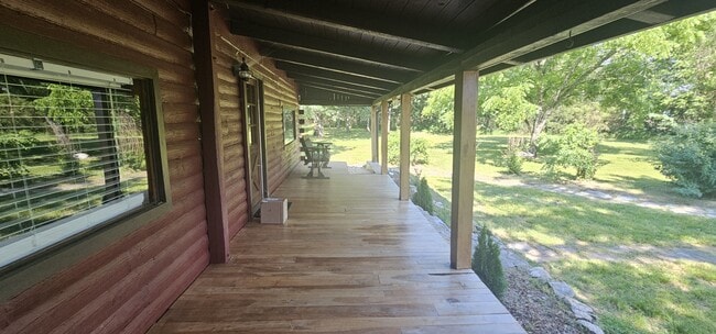 Building Photo - 7307 Rhodes Ln