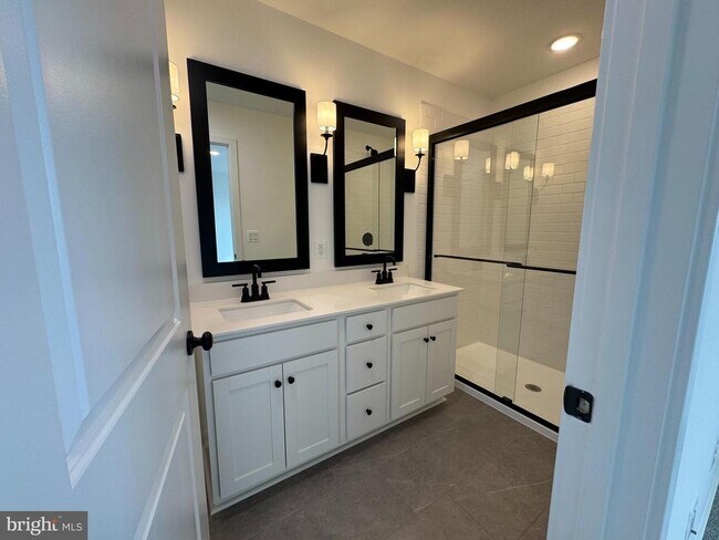 Building Photo - 36122 Wilderness Shores Way