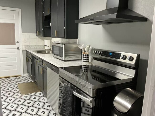 Building Photo - Rental in Midwest City