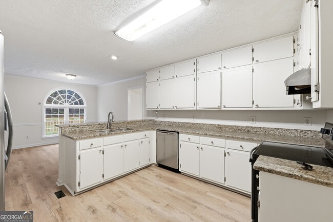 Building Photo - 2950 Flintrock Way