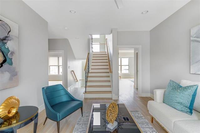 Building Photo - 3704 W Beverly Dr