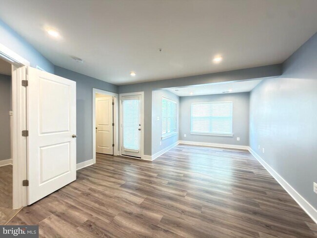 Building Photo - 2512 Buckthorn Dr