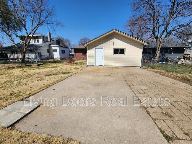 Building Photo - 5725 Hartley St