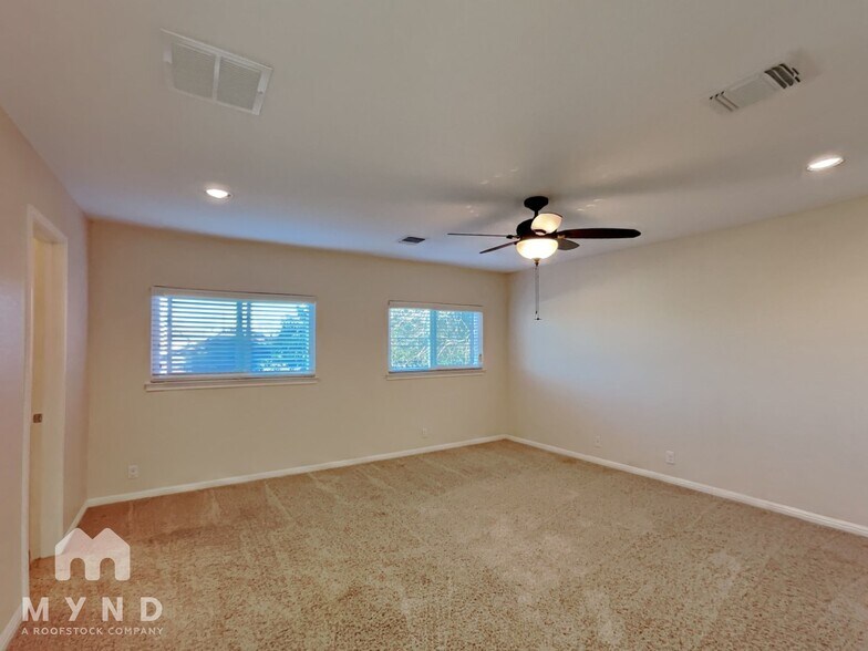 Building Photo - 3415 Old Spanish Trail