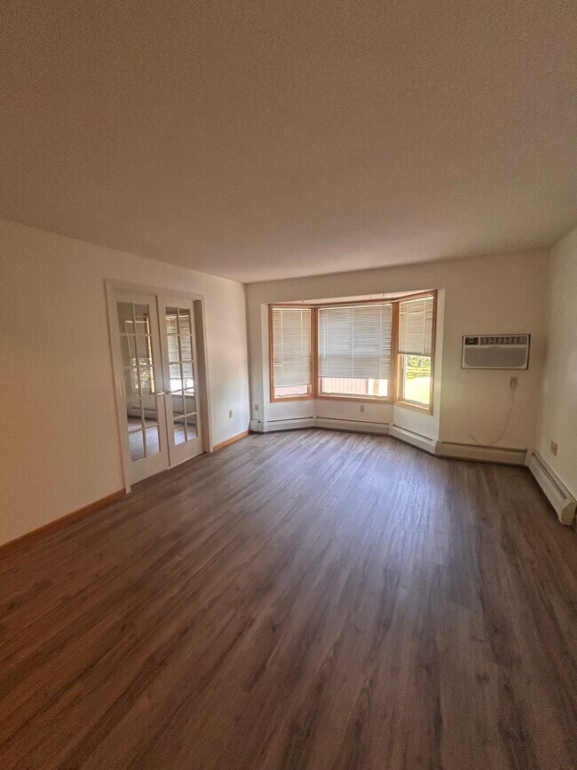 Building Photo - Country Place Apartments