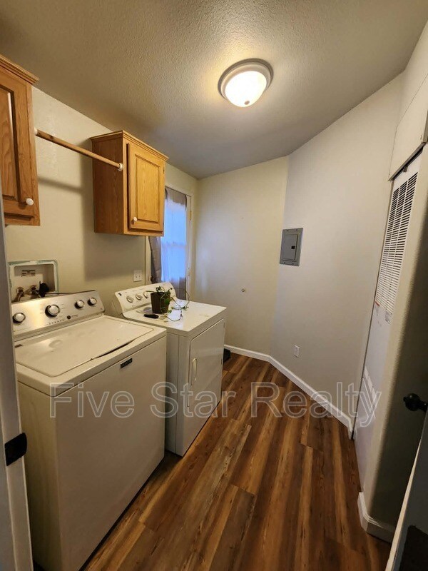 Building Photo - 12051 Kimberly Rd