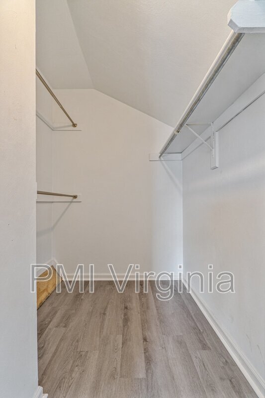 Building Photo - 1151 Hillock Crossing