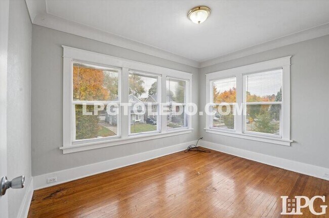 Building Photo - 2037 Alvin St