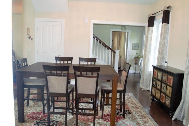 Building Photo - Spacious Four-Bedroom House in the Heart o...