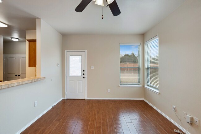 Building Photo - Beautiful 3 Bedroom Townhome located in Lavon,Texas!