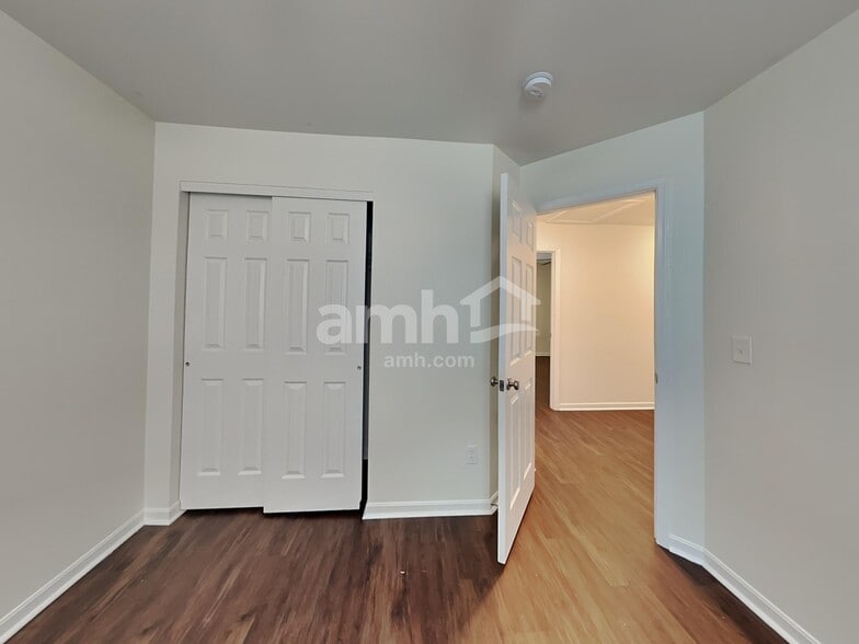 Building Photo - 10704 Sandy Ct