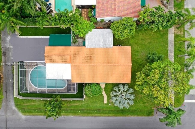 Building Photo - 1321 S 16th Ave