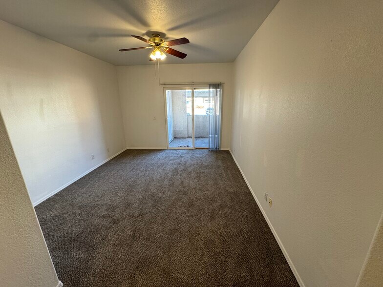 Building Photo - 3875 Strawberry Field Grv