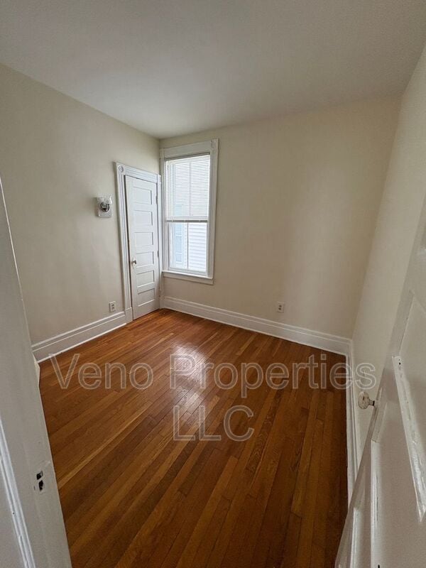 Building Photo - 109 Third Street