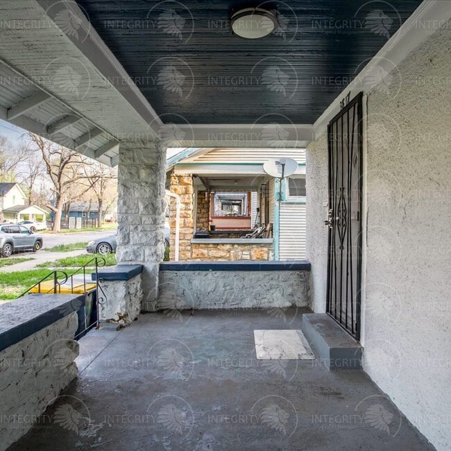 Building Photo - 3817 S Benton Ave