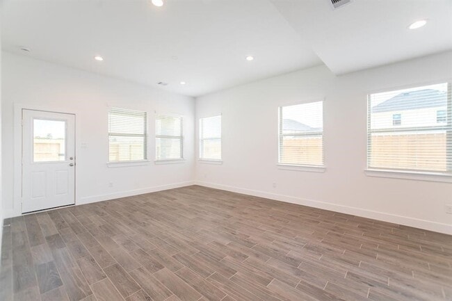 Building Photo - 17723 Tree of Heaven