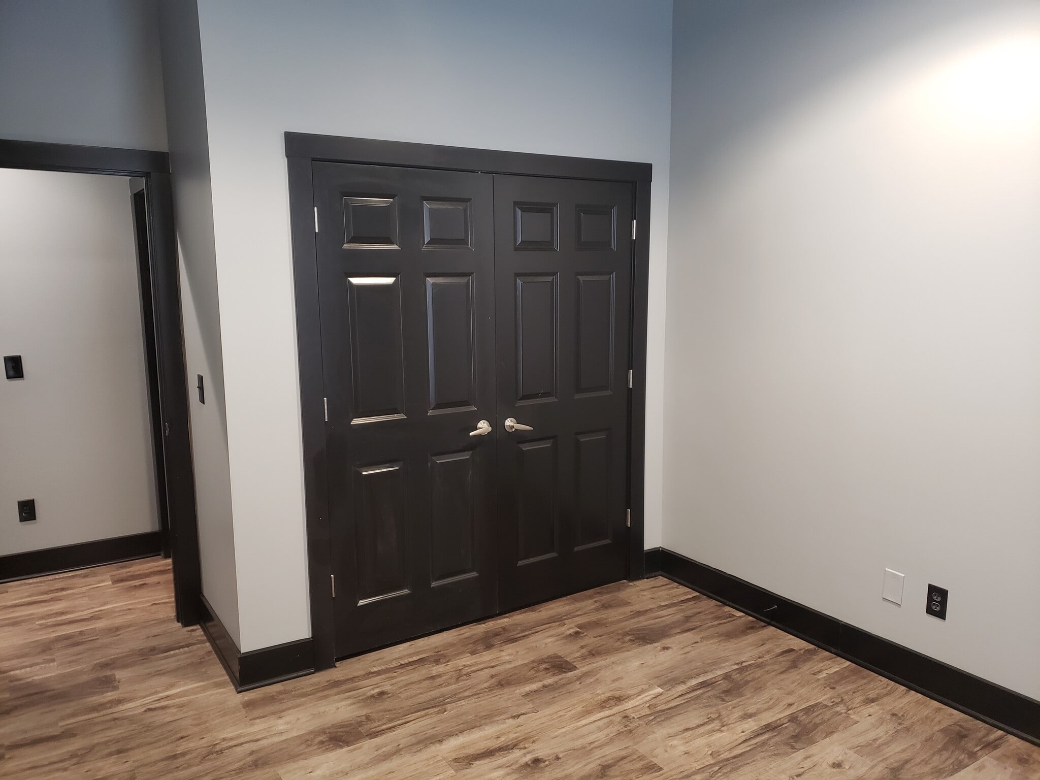 Building Photo - 329 S Washington Sq