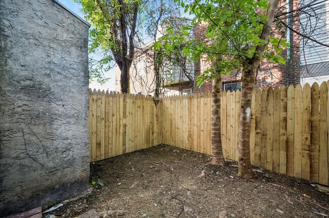 Building Photo - 2305 S 63rd St