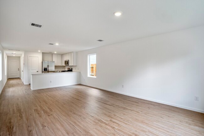 Building Photo - 21443 Carosella Dr