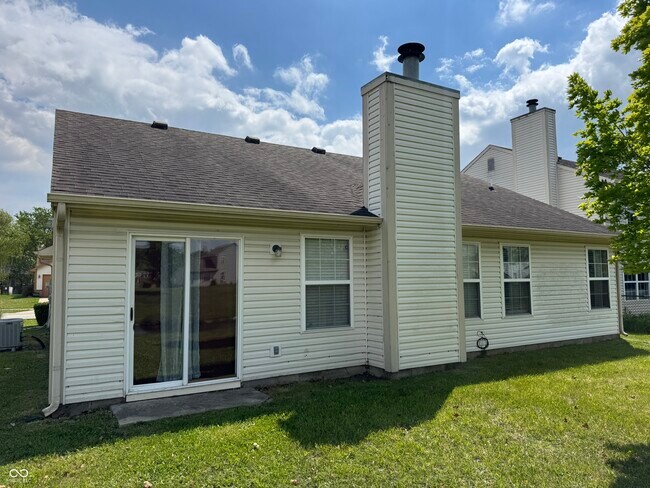 Building Photo - 7644 Scatter Woods Ln