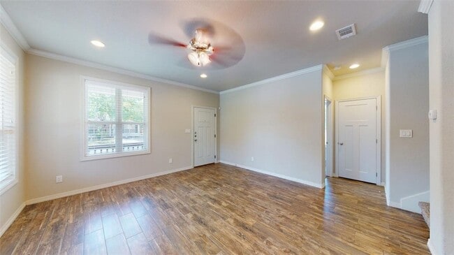 Building Photo - 914 Fairview Ave