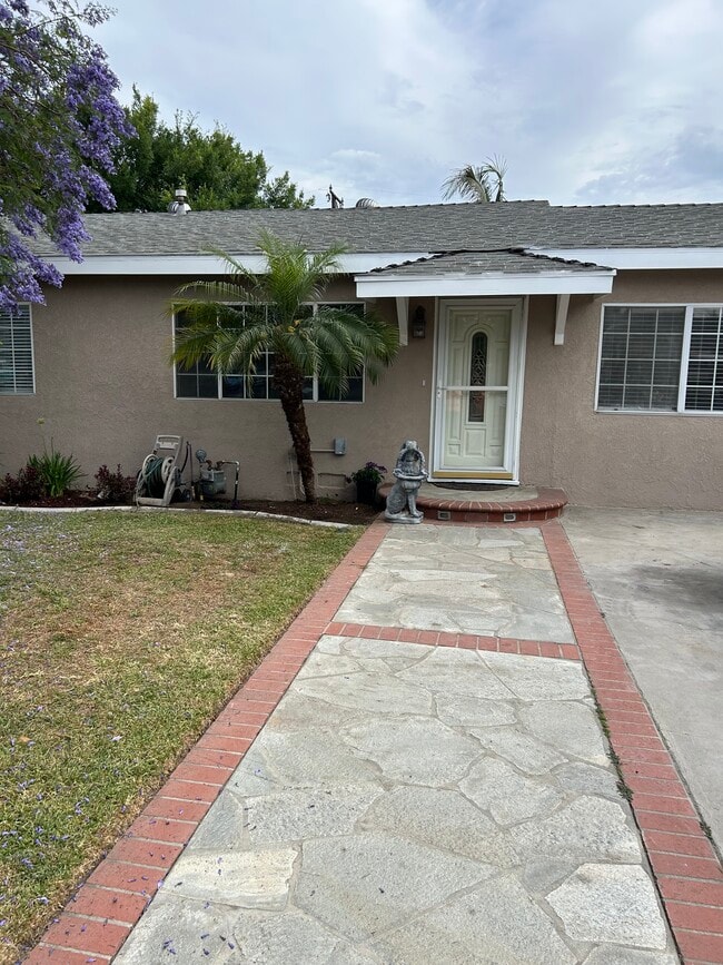 Building Photo - 1332 Maynard Dr