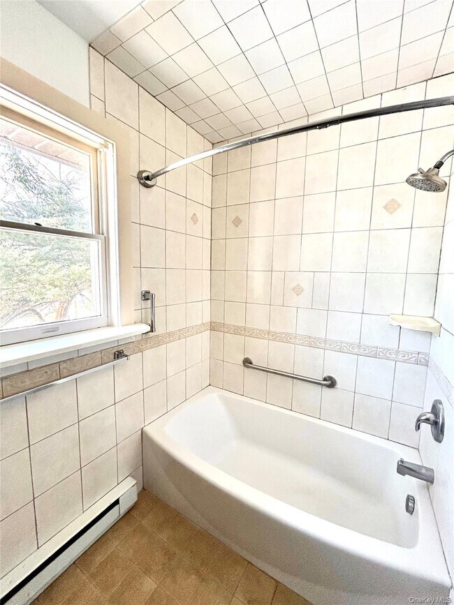 Building Photo - 505 NY-208