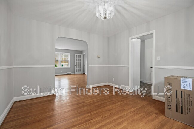 Building Photo - 1812 Edgewood Rd